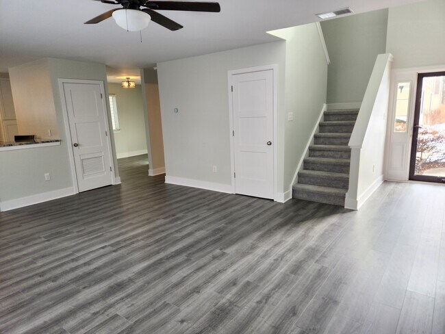 Foto del edificio - 53 Ember Ln