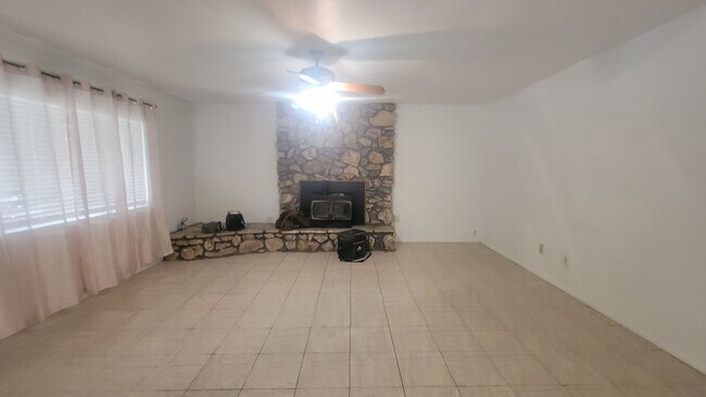 Foto del edificio - 1012 Jacober Ave