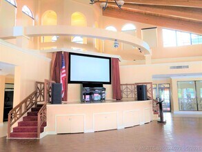 Building Photo - 7657 Lexington Club Blvd