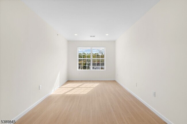 Foto del edificio - 70 Ridgedale Ave