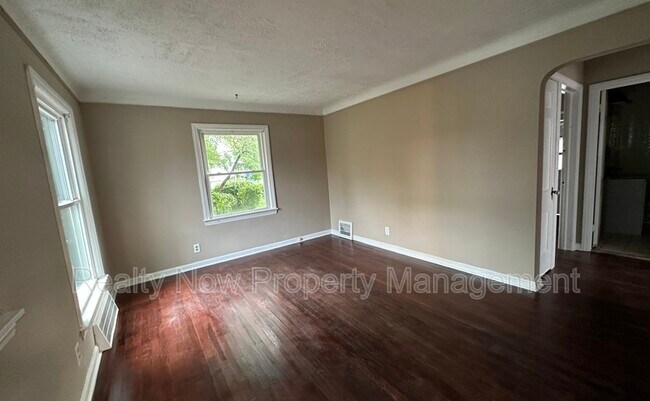 Foto del edificio - 5063 Thomas St