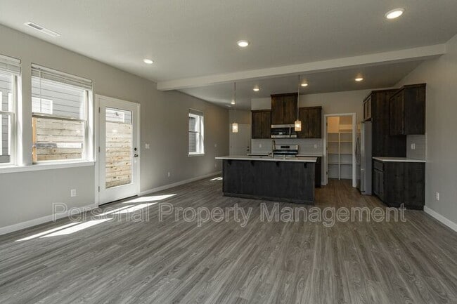 Building Photo - 8711 NE 43rd Pl