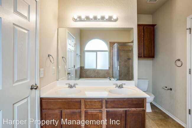 Foto del edificio - 3 br, 2 bath House - 12206 Dewitt Way