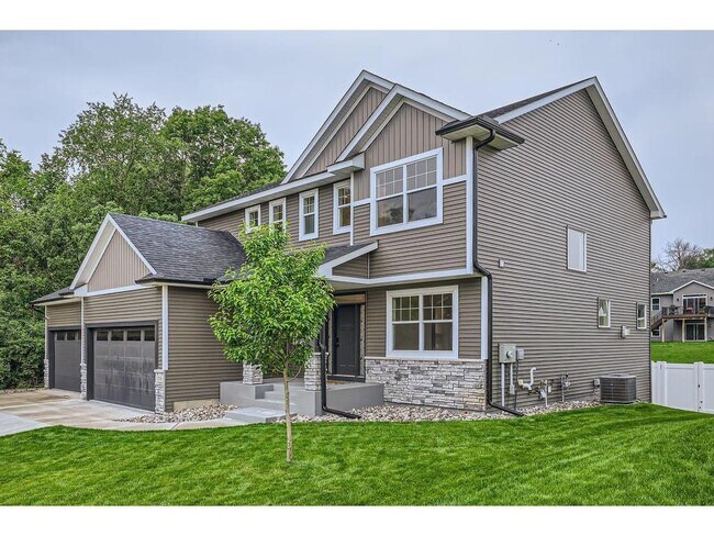 Foto del edificio - 138 144th Ave NW
