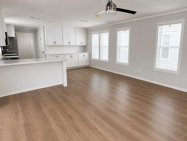 Building Photo - 707 Rd 5819