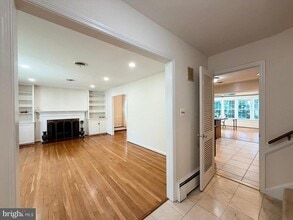 Building Photo - 7529 Cayuga Ave