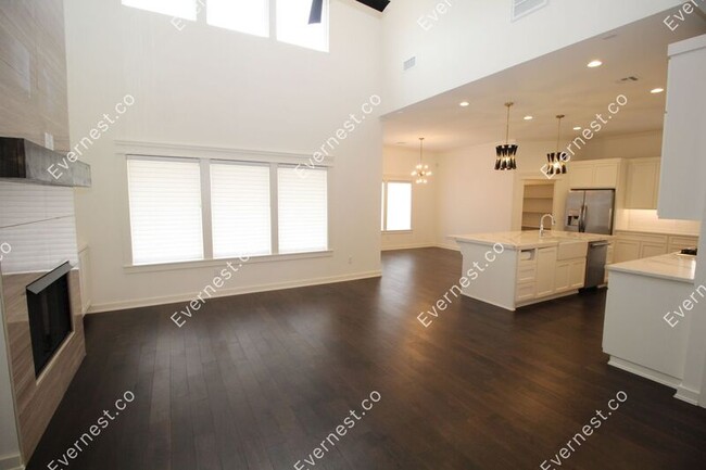 Building Photo - 8735 S Quanah Ave