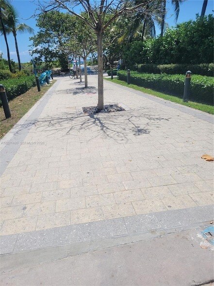 Foto del edificio - 9195 Collins Ave