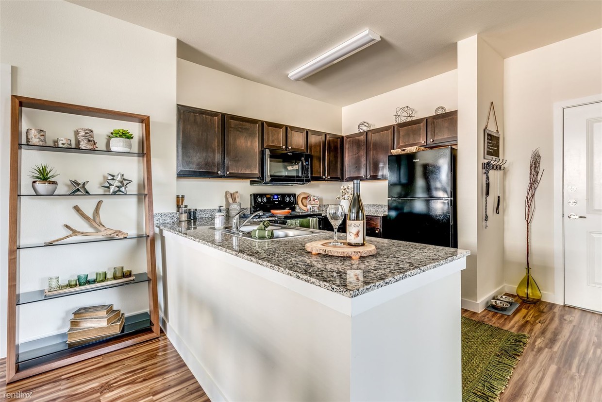 Primary Photo - 2 br, 2 bath Condo - 1406 Columbus St 2