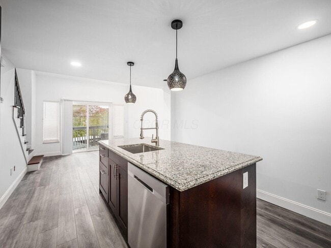 Building Photo - 3531 Sunset Dr