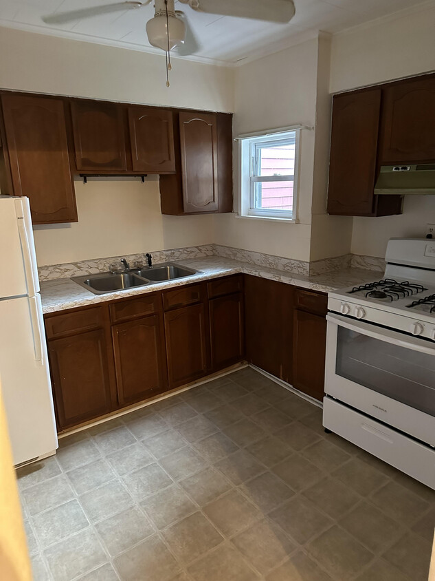 Primary Photo - 235 Bigham St