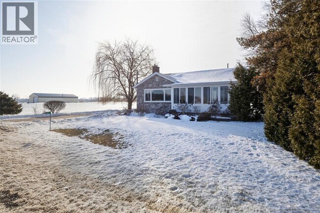 Photo du bâtiment - 161 Courtright Line