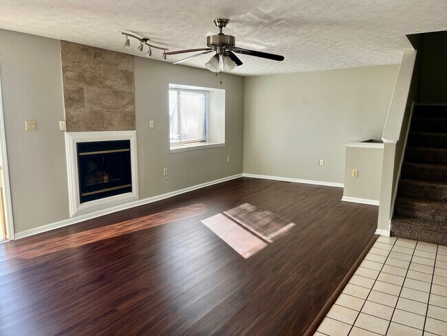 Building Photo - 3660 Walden Dr