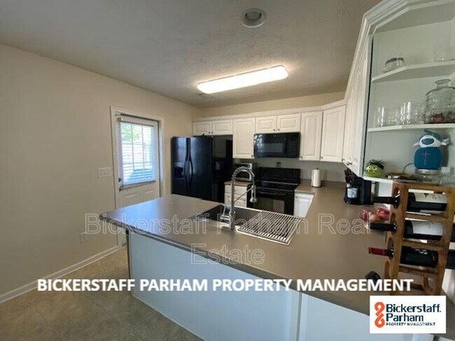 Building Photo - 3007 Nancy Dr