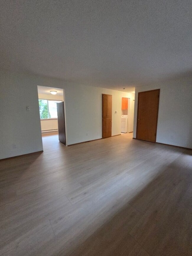 Building Photo - Exceptional North-End, 2 Bedroom Duplex!