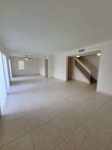 Building Photo - 3201 Bayview Dr