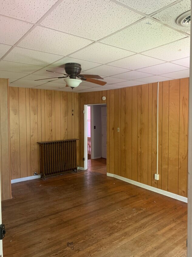 Primary Photo - 421 N Frederick St