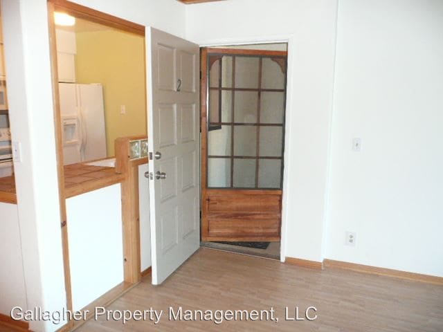 Building Photo - 968 Miramonte Dr
