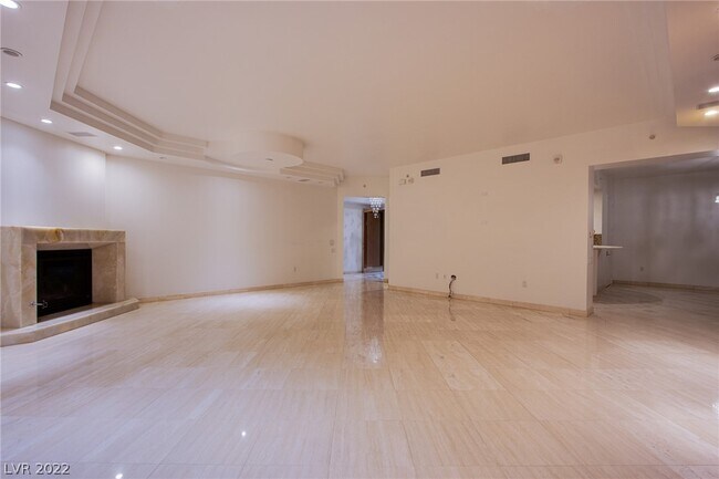 Building Photo - 2777 Paradise Rd