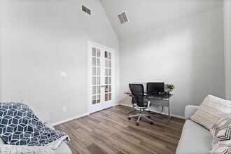 Building Photo - 2836 Jehlon Ln