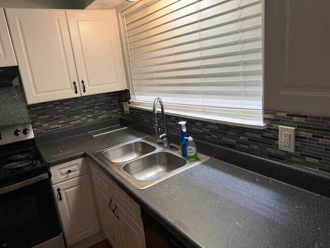 Photo - 3575 Oakvale Rd (Decatur, GA) Apartment
