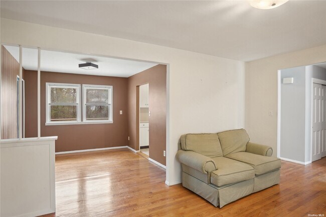 Building Photo - 50 Laurelton Ave