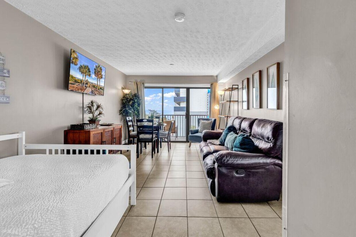 Foto principal - 2000 S Ocean Blvd