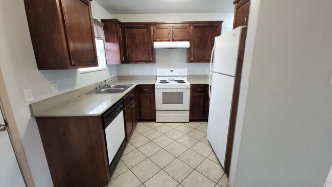 Foto del edificio - 3318 N Detroit Ave