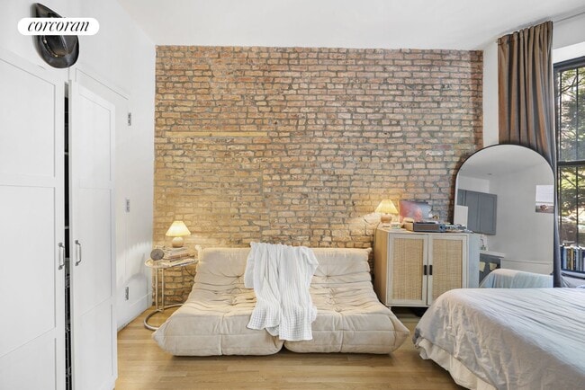 Building Photo - 39 St Pauls Pl