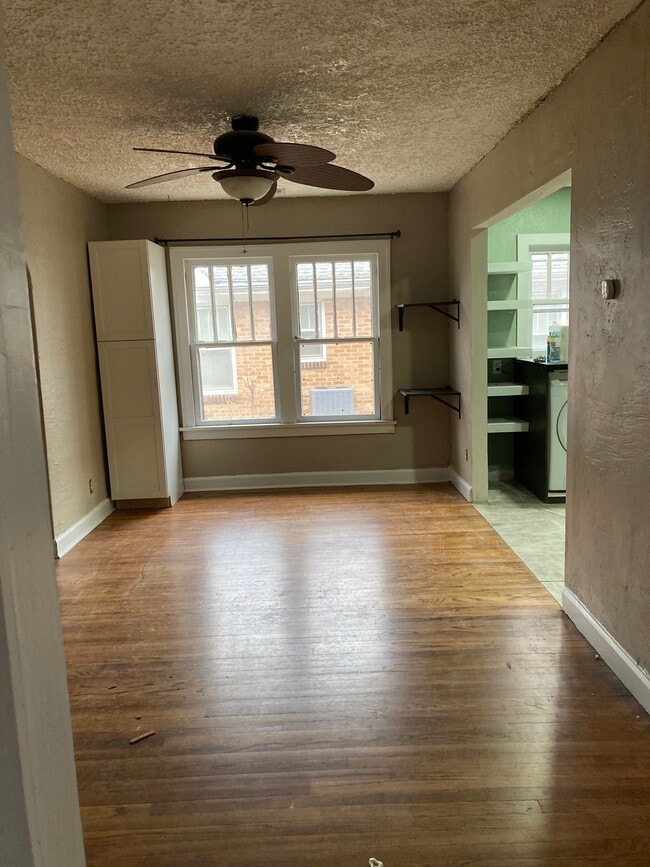 Dining room off kitchen - 1503 N Broadway Ave