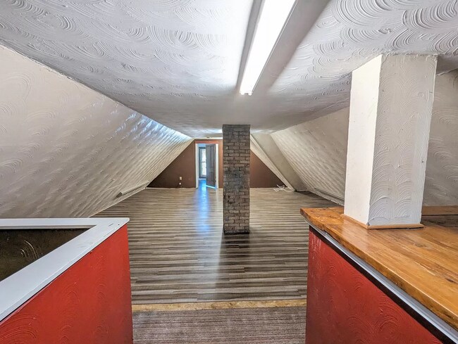 Foto del edificio - 119 N Blair St