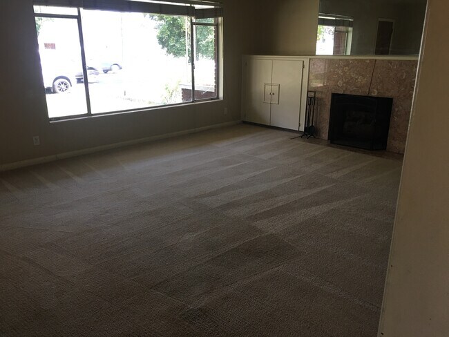 Building Photo - 397 N 100 E