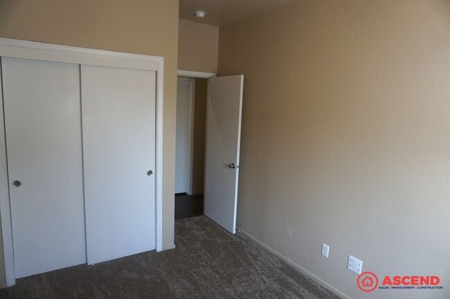 Building Photo - 222 Harding Ave.