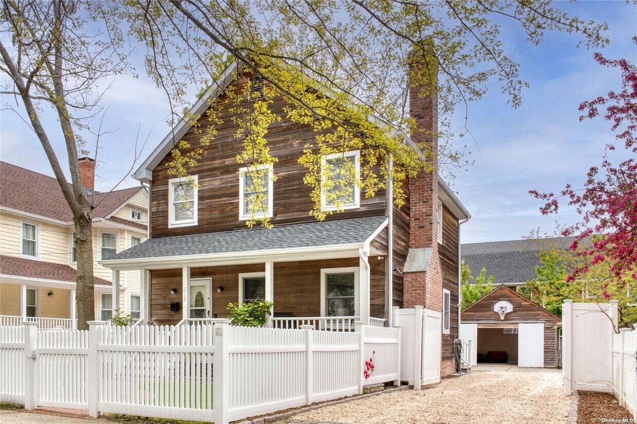 Primary Photo - 318 2nd St