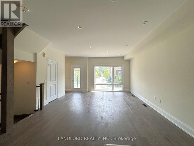 Building Photo - 47 Kenneth Wood Cres