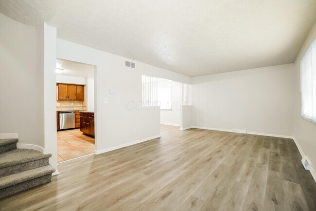 Foto del edificio - 1668 Kildare Pl