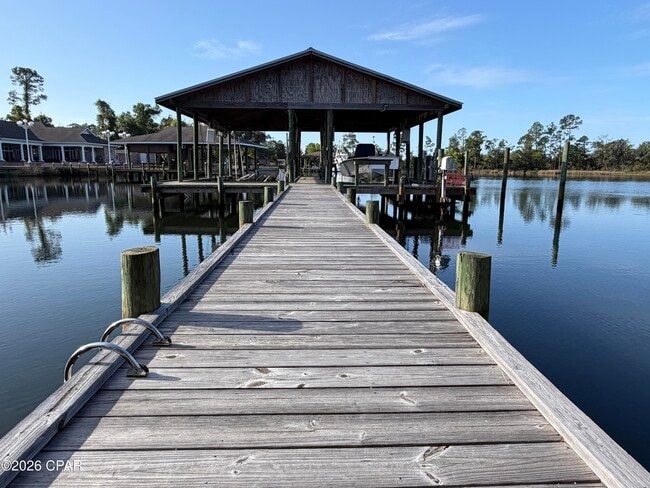 Building Photo - 816 W 8th St Cir