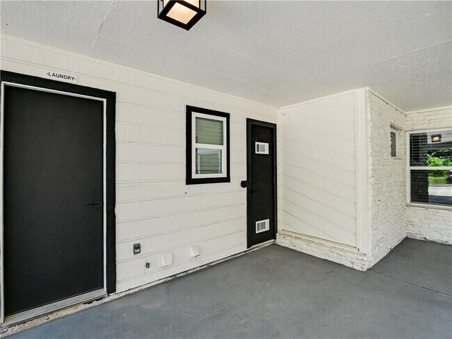 Foto del edificio - 1509 Oak Heights Dr