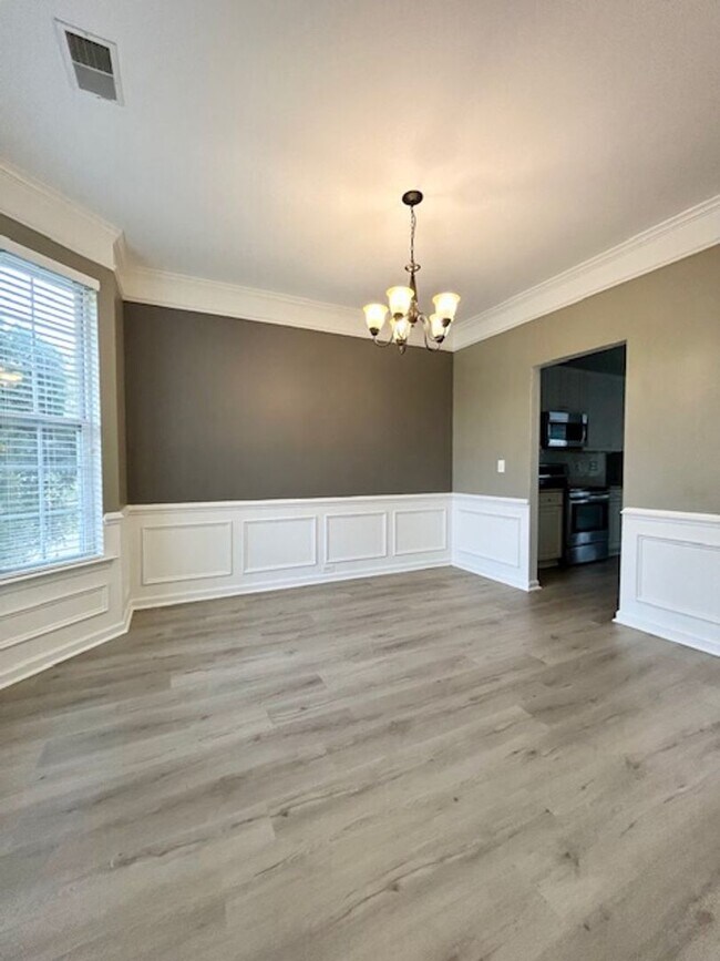 Foto del edificio - WELCOMING FOUR BEDROOM HOME IN WILLOWBROOKE