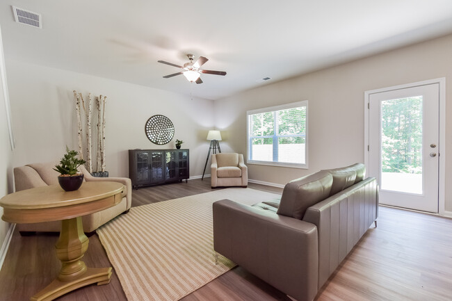Foto del edificio - 3293 SE Lilac Creek Trail, Gainesville, GA