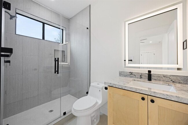 Foto del edificio - 6328 Sidney St