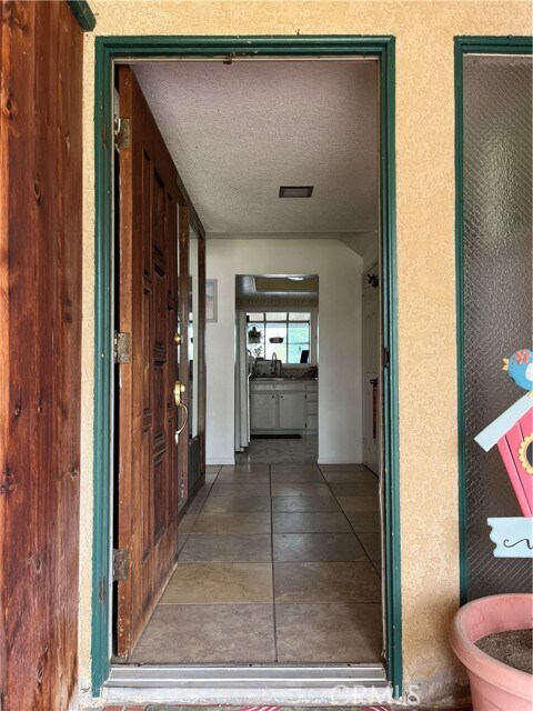 Building Photo - 2124 Beatrice Dr