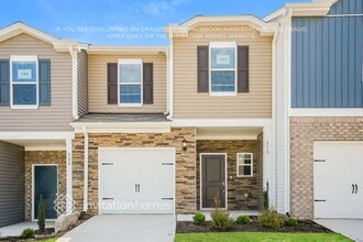 Building Photo - 818 Holiday Pk Ln