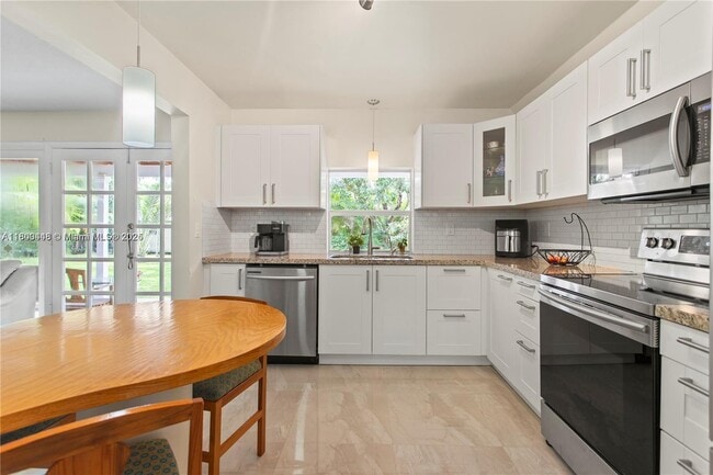 Foto del edificio - 7350 SW 107th Ter