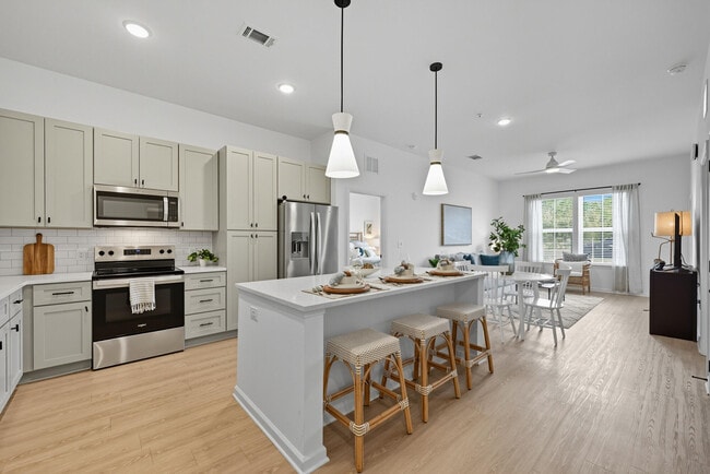Building Photo - Wilton Palm Coast