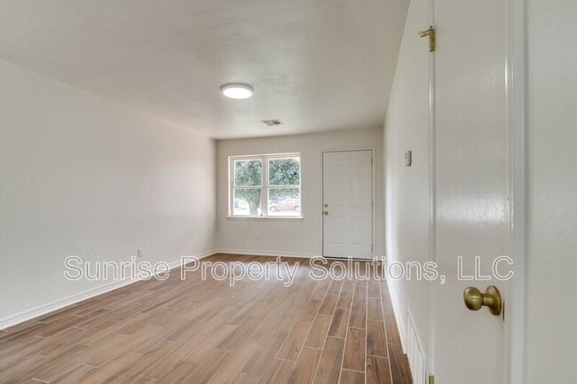 Foto del edificio - 1313 NE 24th St