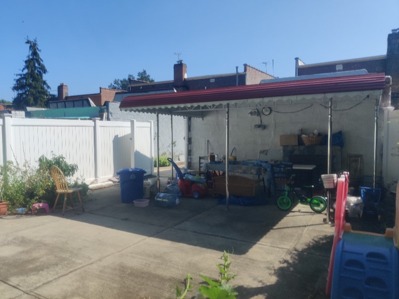 Photo - 67-42 Selfridge St