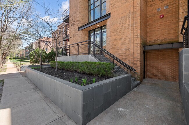 Foto del edificio - 7542 Cromwell Dr