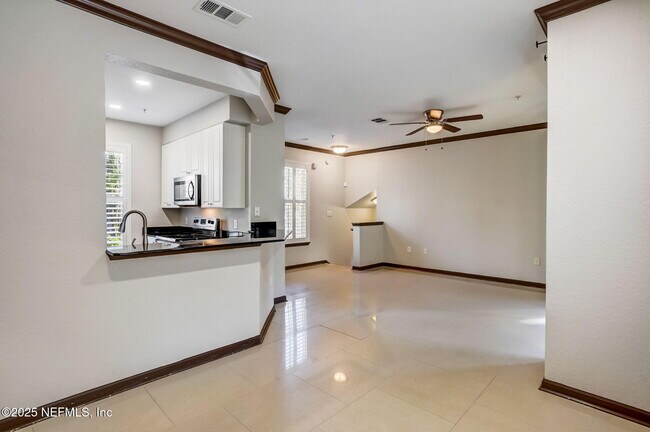 Foto del edificio - 8539 Gate Pkwy W