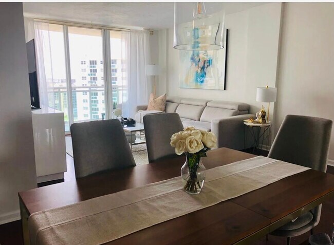 Building Photo - 3001 S Ocean Dr